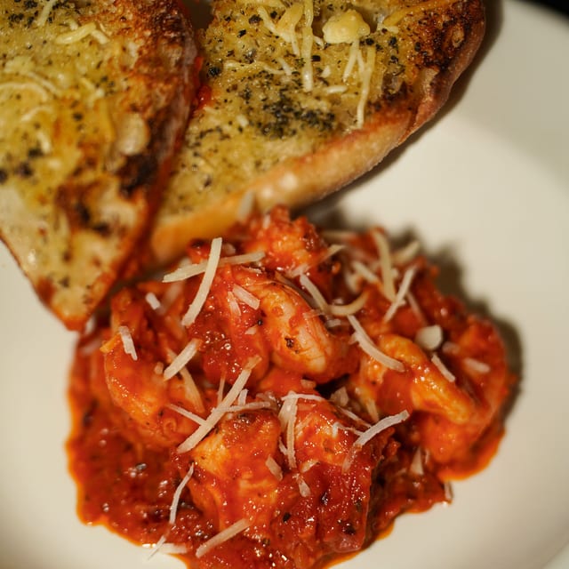 Shrimp Fra Diavolo w/ Garlic Bread.